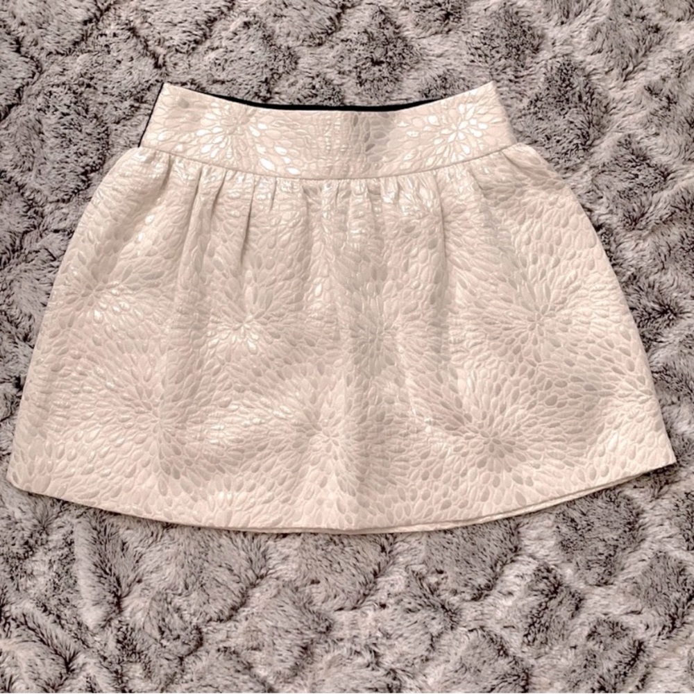 CHARLOTTE RUSSE white and silver shimmer a-line skirt